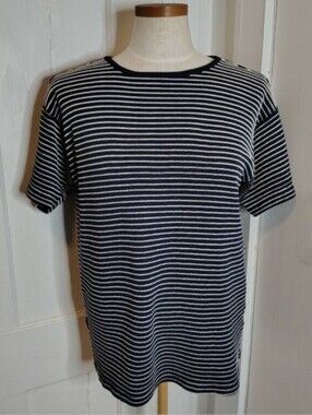 Vintage 1990s New York Style Navy Blue and White Thin Stripe Tee Women's Size M